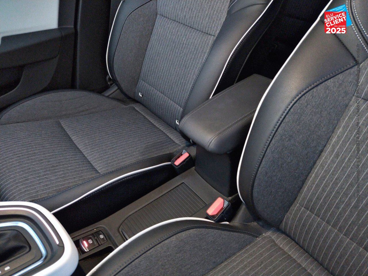 Véhicule d'occasion RENAULT CLIO 1.6 E-TECH HYBRIDE 145CH TECHNO chez Renault Colmar
