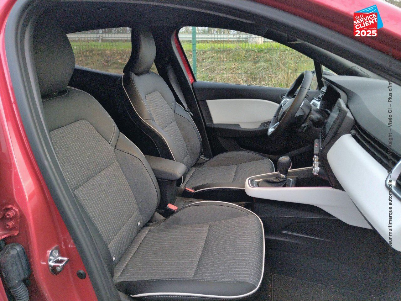 Véhicule d'occasion RENAULT CLIO 1.6 E-TECH HYBRIDE 145CH TECHNO chez Renault Colmar