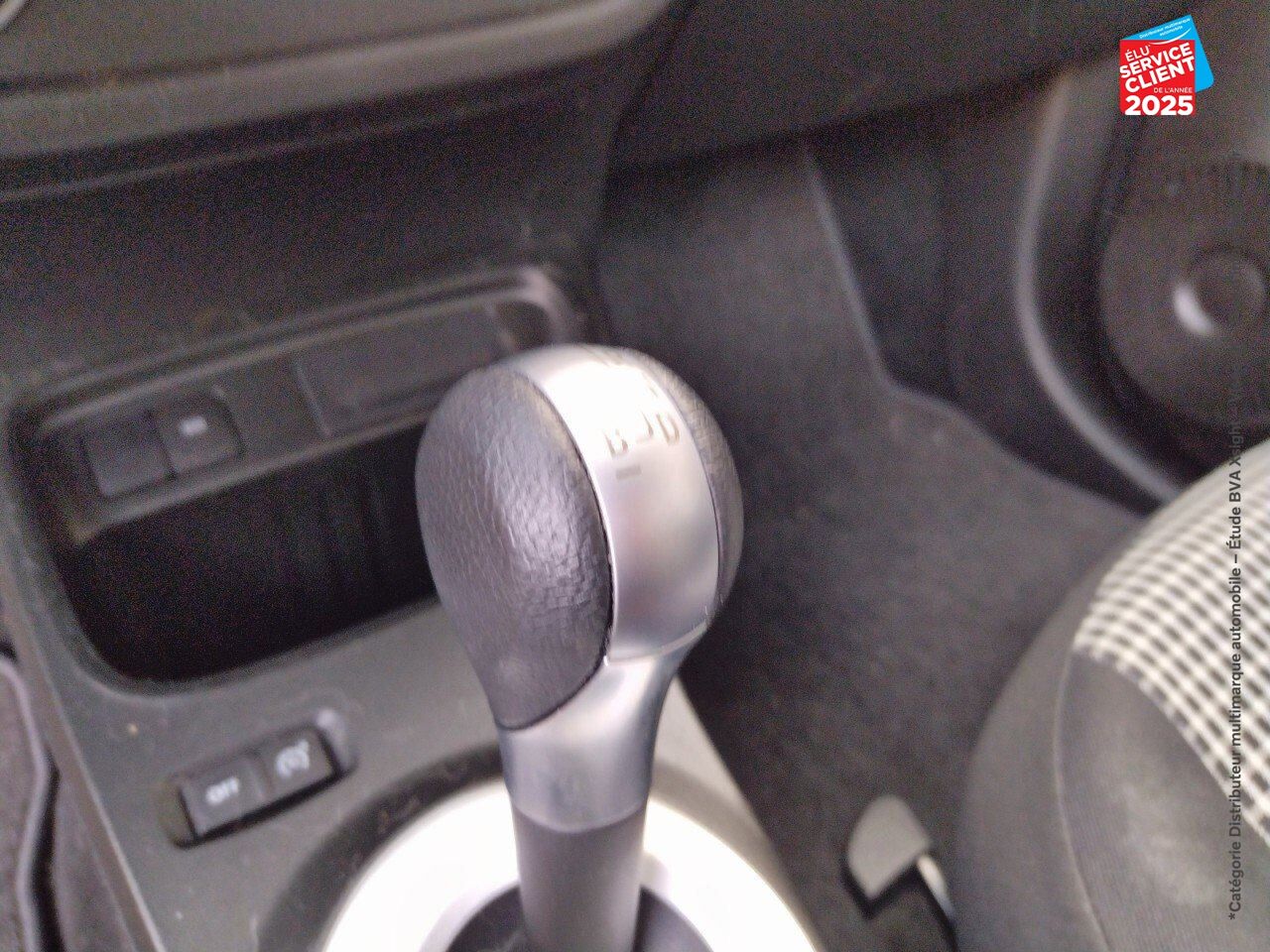 Véhicule d'occasion RENAULT TWINGO E-TECH ELECTRIC AUTHENTIC R80 ACHAT INTEGRAL chez Toyota Saint Dizier
