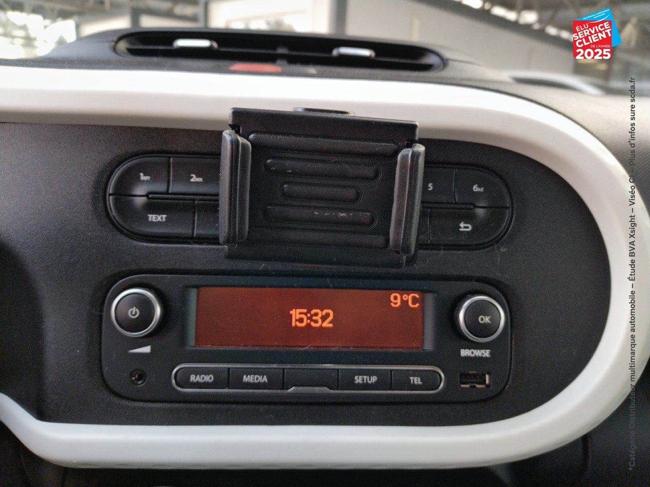 Véhicule d'occasion RENAULT TWINGO E-TECH ELECTRIC AUTHENTIC R80 ACHAT INTEGRAL chez Toyota Saint Dizier