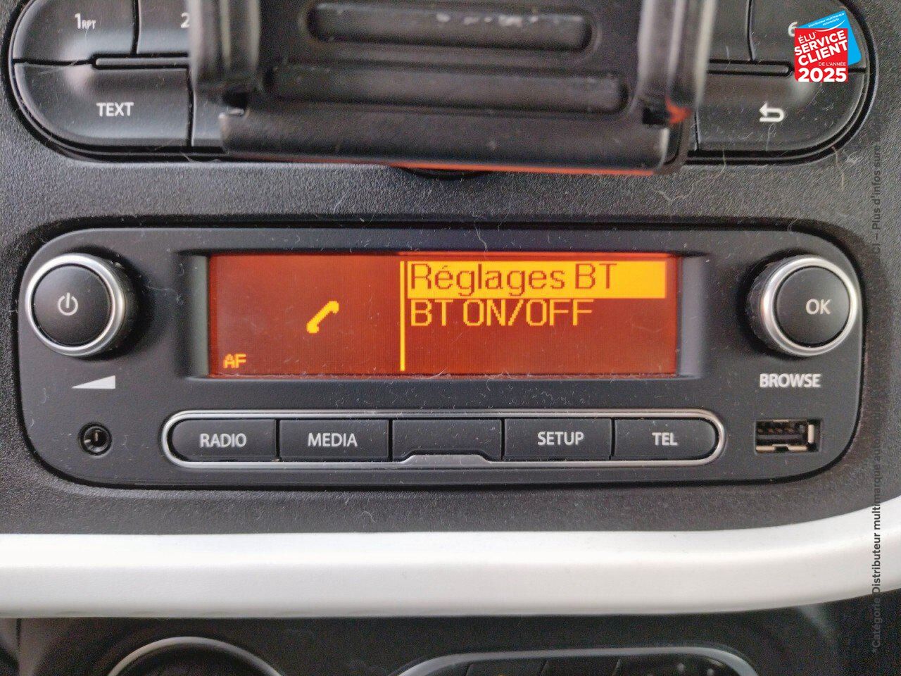 Véhicule d'occasion RENAULT TWINGO E-TECH ELECTRIC AUTHENTIC R80 ACHAT INTEGRAL chez Toyota Saint Dizier