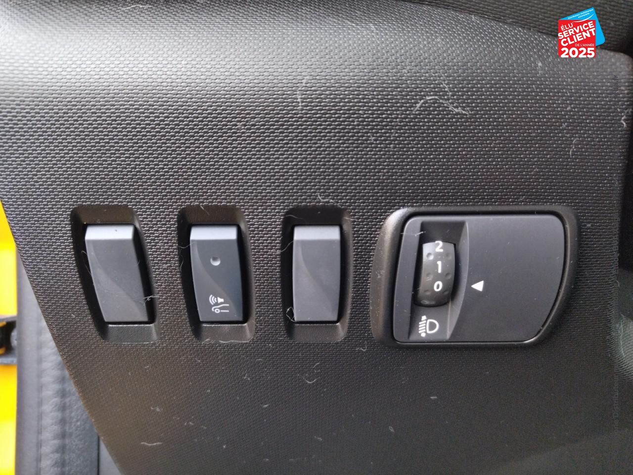 Véhicule d'occasion RENAULT TWINGO E-TECH ELECTRIC AUTHENTIC R80 ACHAT INTEGRAL chez Toyota Saint Dizier