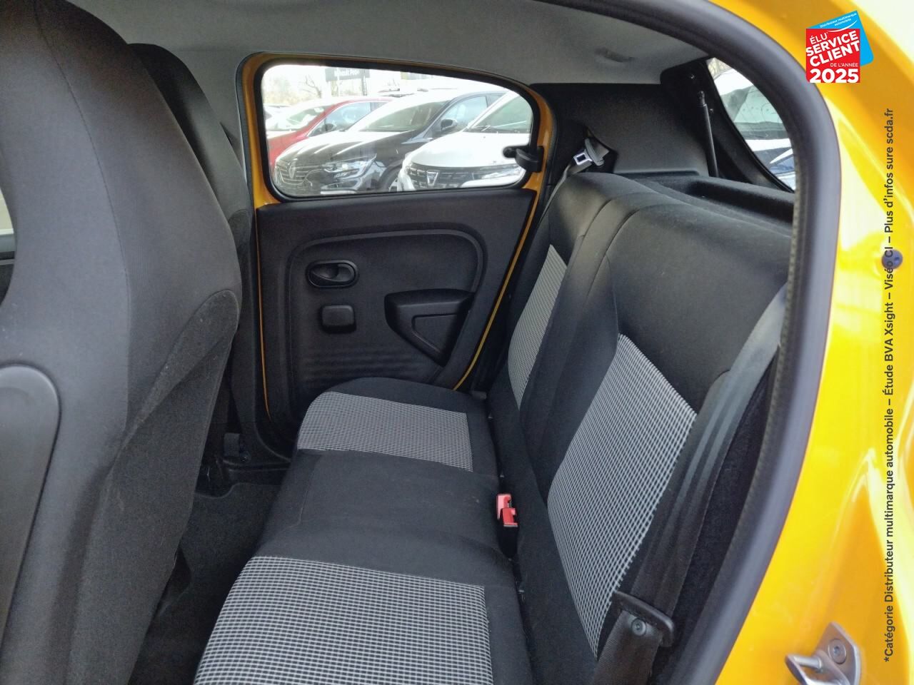 Véhicule d'occasion RENAULT TWINGO E-TECH ELECTRIC AUTHENTIC R80 ACHAT INTEGRAL chez Toyota Saint Dizier