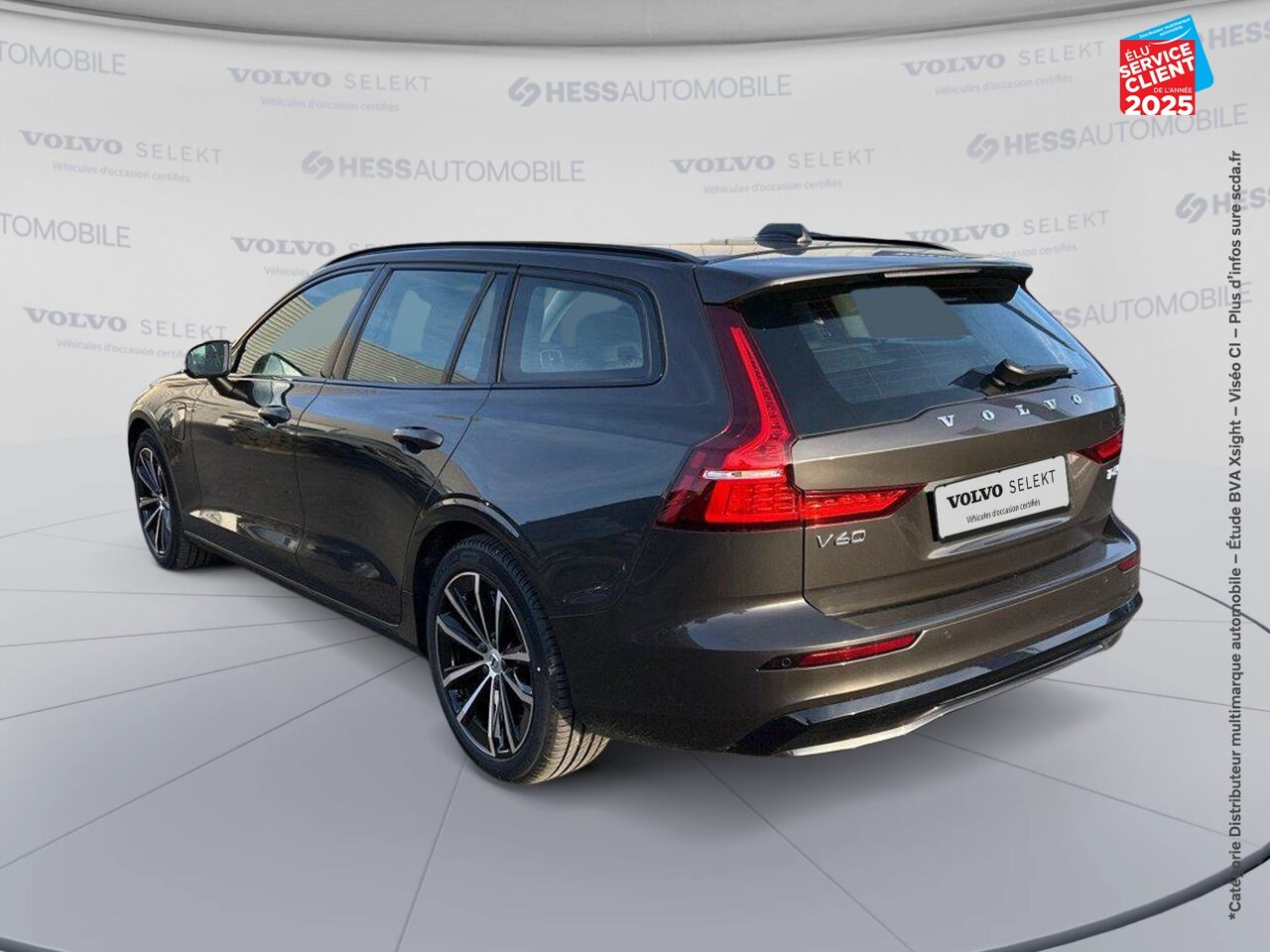 Véhicule d'occasion VOLVO V60 T6 AWD 253+145CH PLUS STYLE DARK GEARTRONIC 8 chez Land Rover Metz