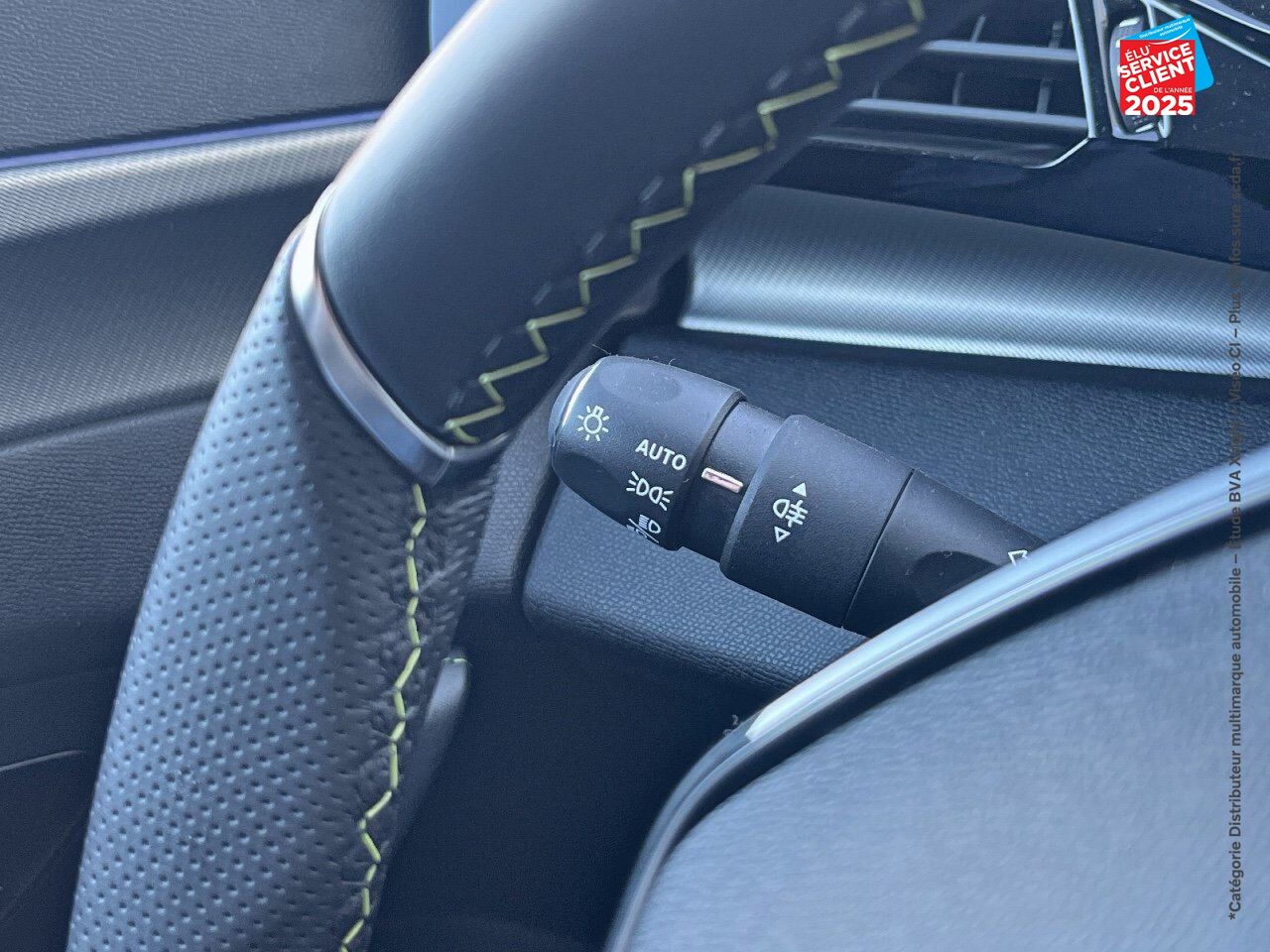 Véhicule d'occasion PEUGEOT 308 SW PHEV 180CH GT E-EAT8 chez Renault Saint-Louis
