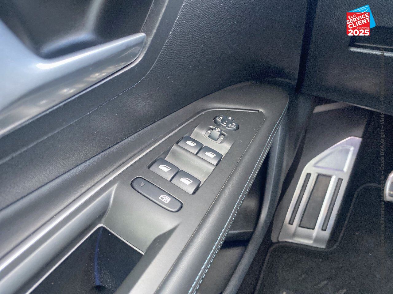 Véhicule d'occasion PEUGEOT 3008 1.2 PURETECH 130CH CROSSWAY SS chez Renault Colmar