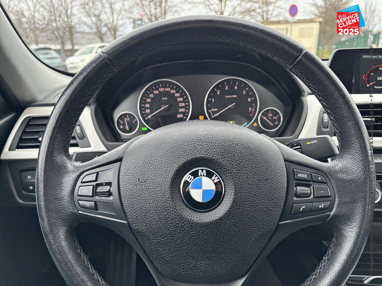 Véhicule d'occasion BMW SERIE 3 330EA 252CH LOUNGE SIEGES CHAUF GPS chez Renault Colmar