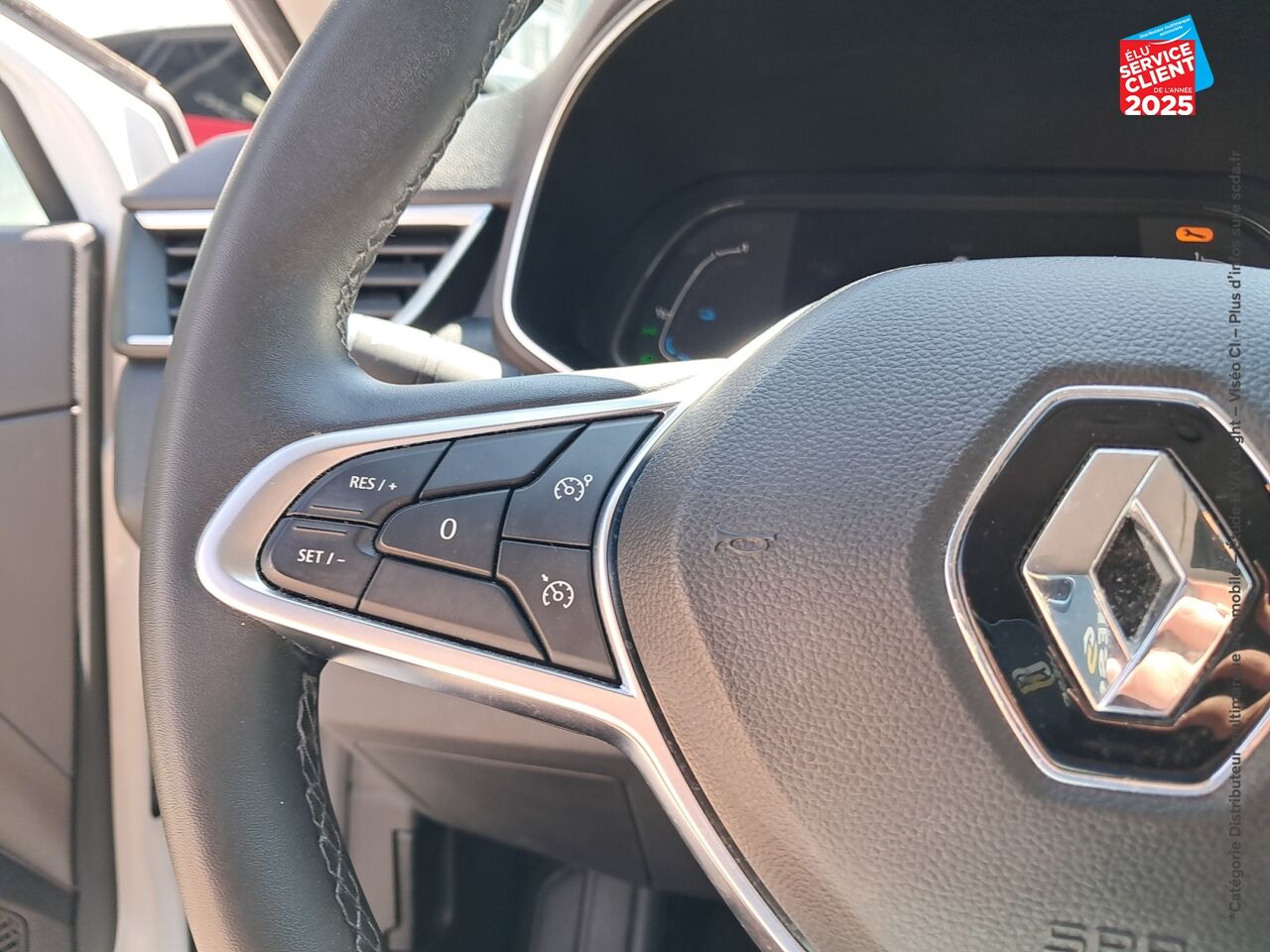 Véhicule d'occasion RENAULT CLIO 1.6 E-TECH 140CH ZEN chez Renault Sélestat