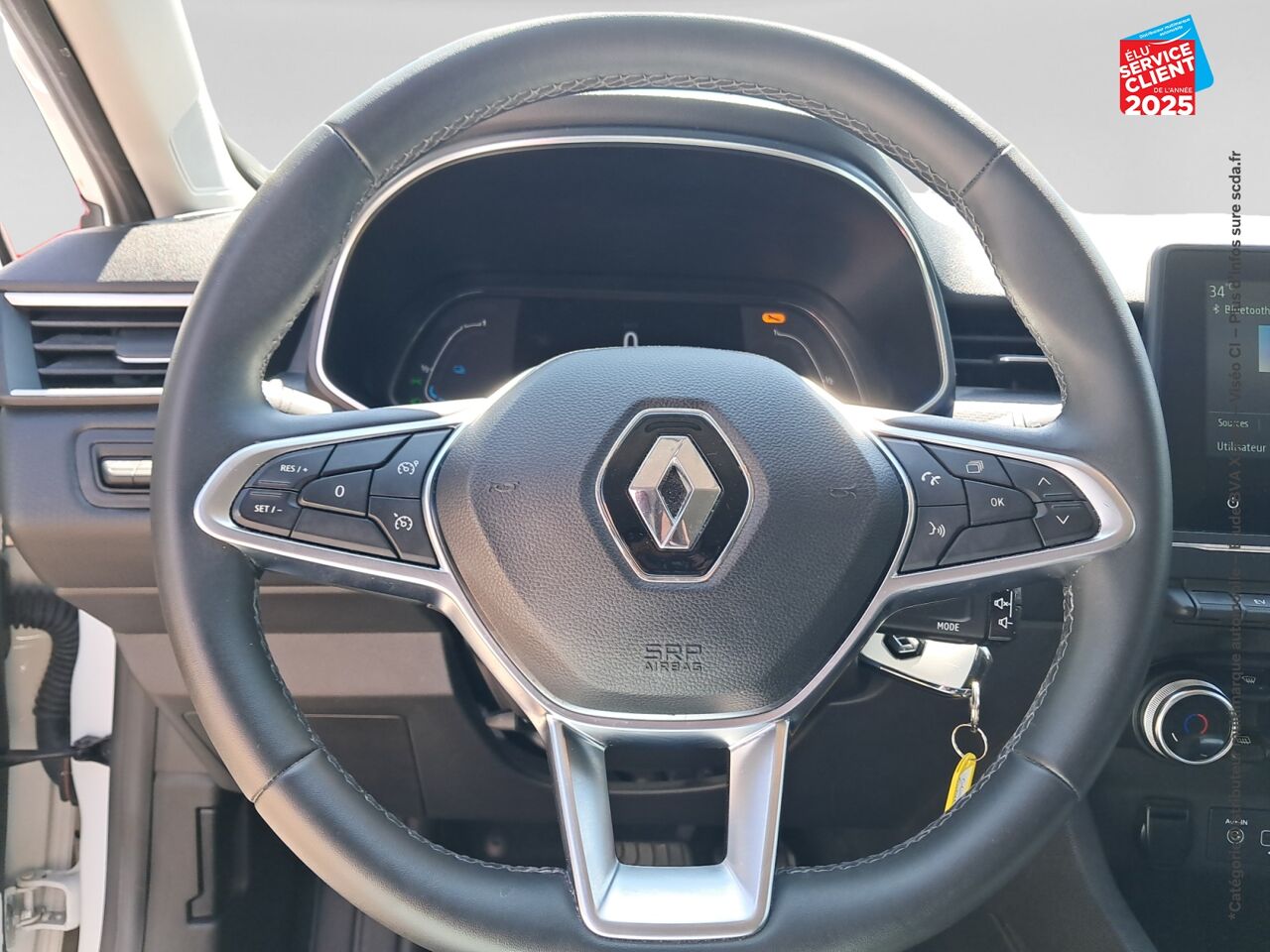Véhicule d'occasion RENAULT CLIO 1.6 E-TECH 140CH ZEN chez Renault Sélestat