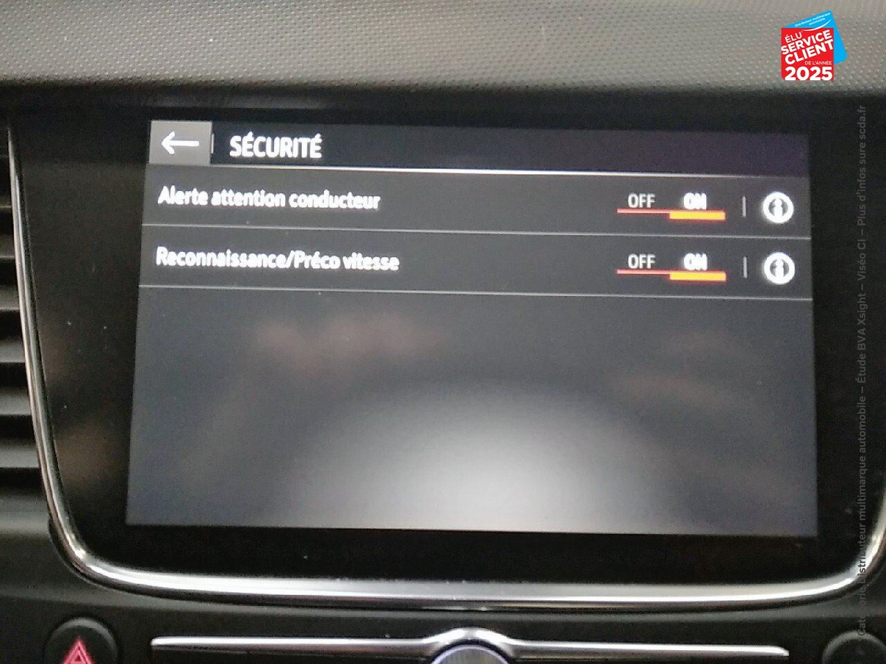 Véhicule d'occasion OPEL CROSSLAND X 1.2 TURBO 130CH OPEL 2020 EURO 6D-T GPS CAMERA CARPLAY ATTELAGE chez Toyota Bar le Duc
