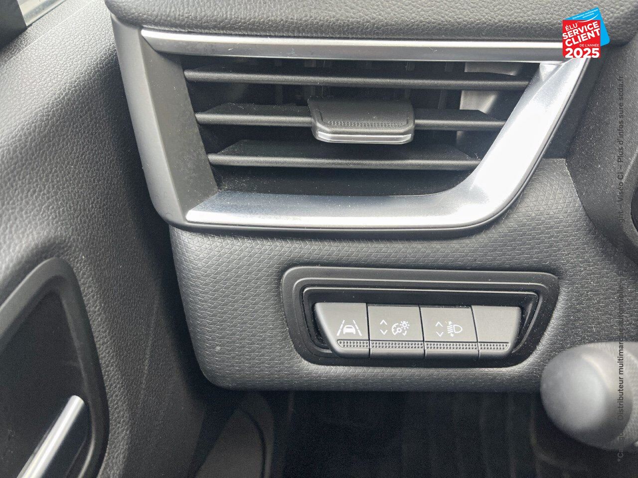 Véhicule d'occasion RENAULT CLIO 1.0 TCE 90CH BUSINESS -21N chez Renault Colmar