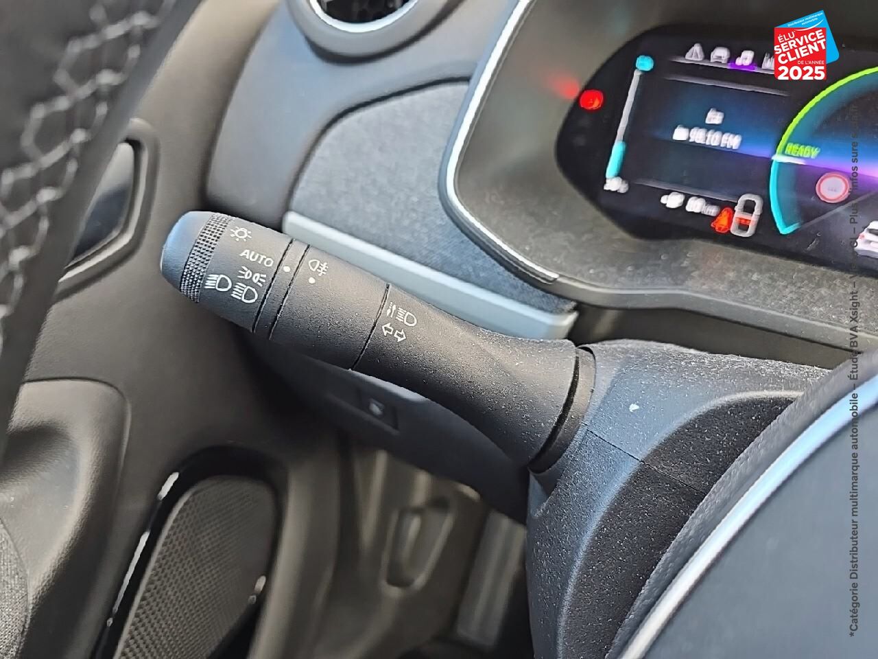 Véhicule d'occasion RENAULT ZOE E-TECH LIMITED CHARGE NORMALE R110 ACHAT INTEGRAL chez Peugeot Sedan