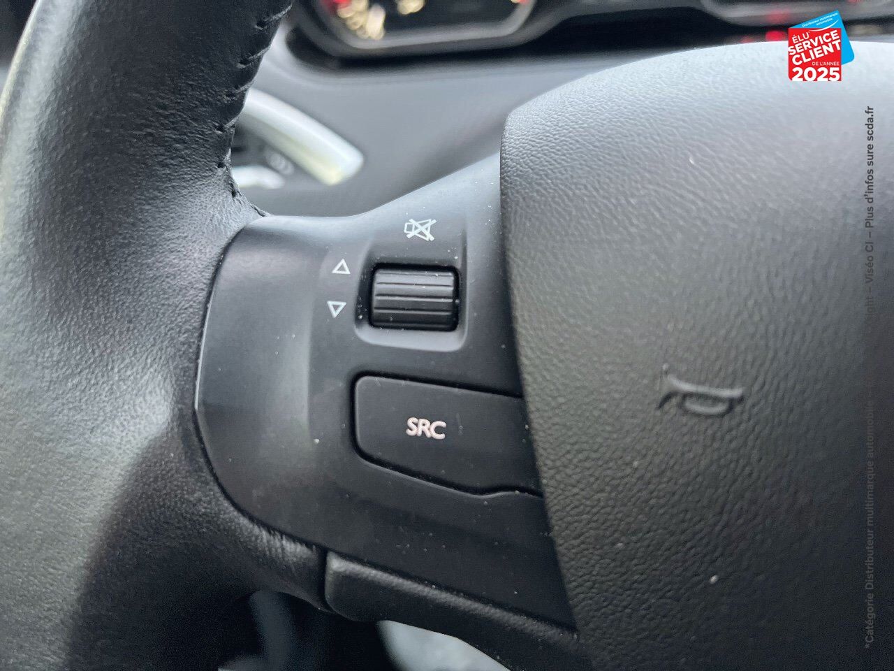 Véhicule d'occasion PEUGEOT 2008 1.2 PURETECH 82CH E6.C SIGNATURE SS chez Nissan Beaune