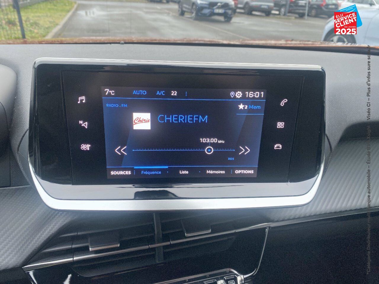 Véhicule d'occasion PEUGEOT 2008 1.2 PURETECH 100CH S/S ALLURE PACK CAMERA CARPLAY chez Renault Saint-Louis