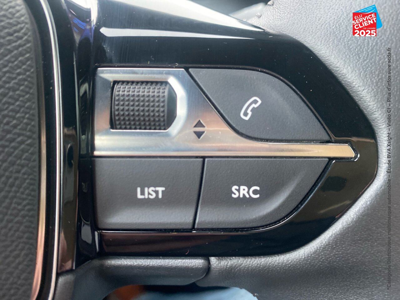 Véhicule d'occasion PEUGEOT 2008 1.2 PURETECH 100CH S/S ALLURE PACK CAMERA CARPLAY chez Renault Saint-Louis