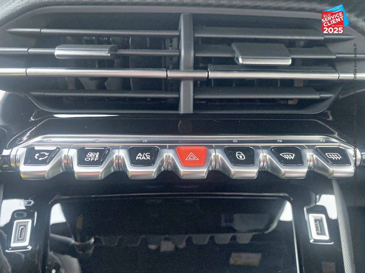 Véhicule d'occasion PEUGEOT 2008 1.2 PURETECH 100CH S/S ALLURE PACK CAMERA CARPLAY chez Renault Saint-Louis