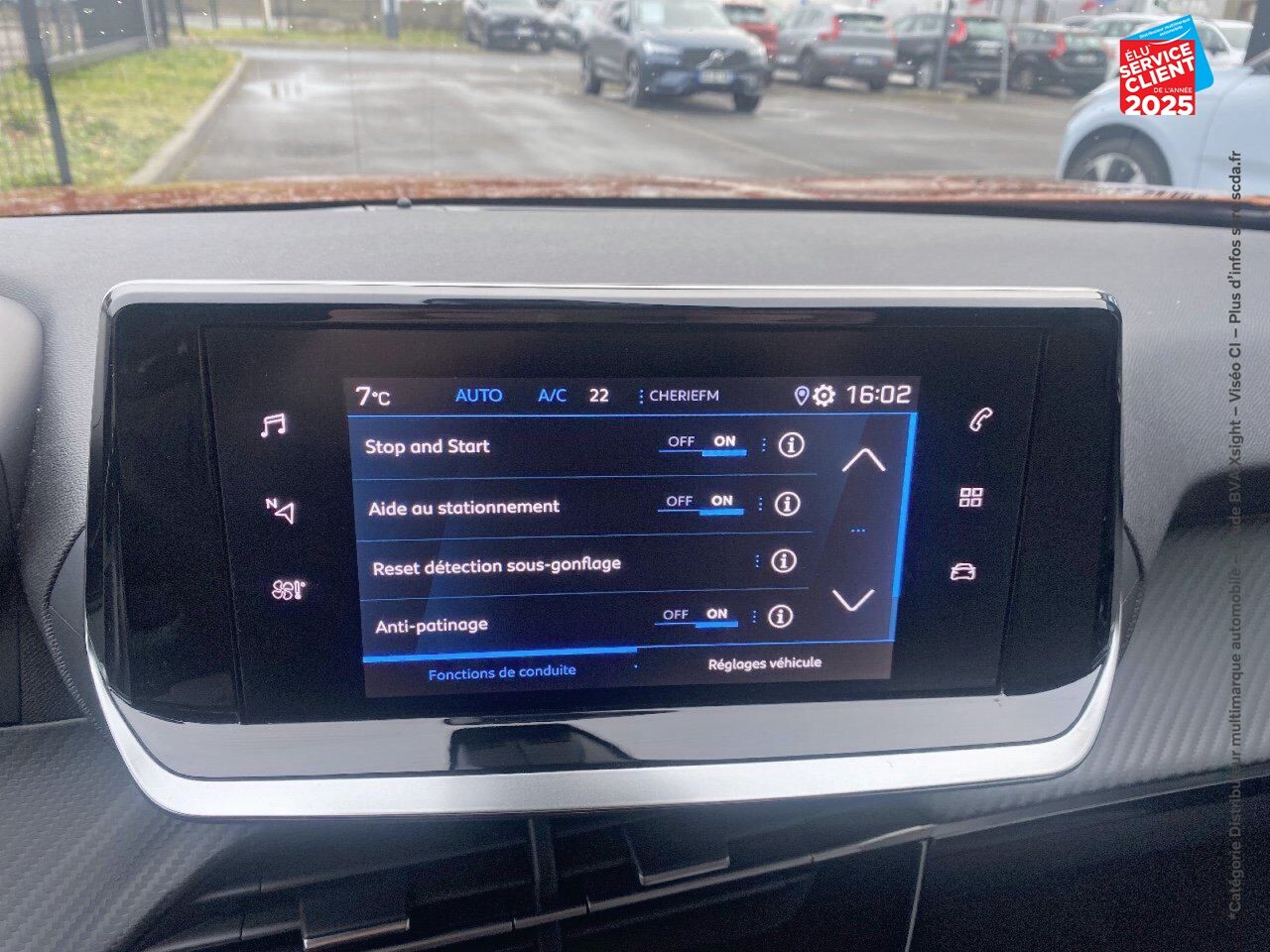 Véhicule d'occasion PEUGEOT 2008 1.2 PURETECH 100CH S/S ALLURE PACK CAMERA CARPLAY chez Renault Saint-Louis