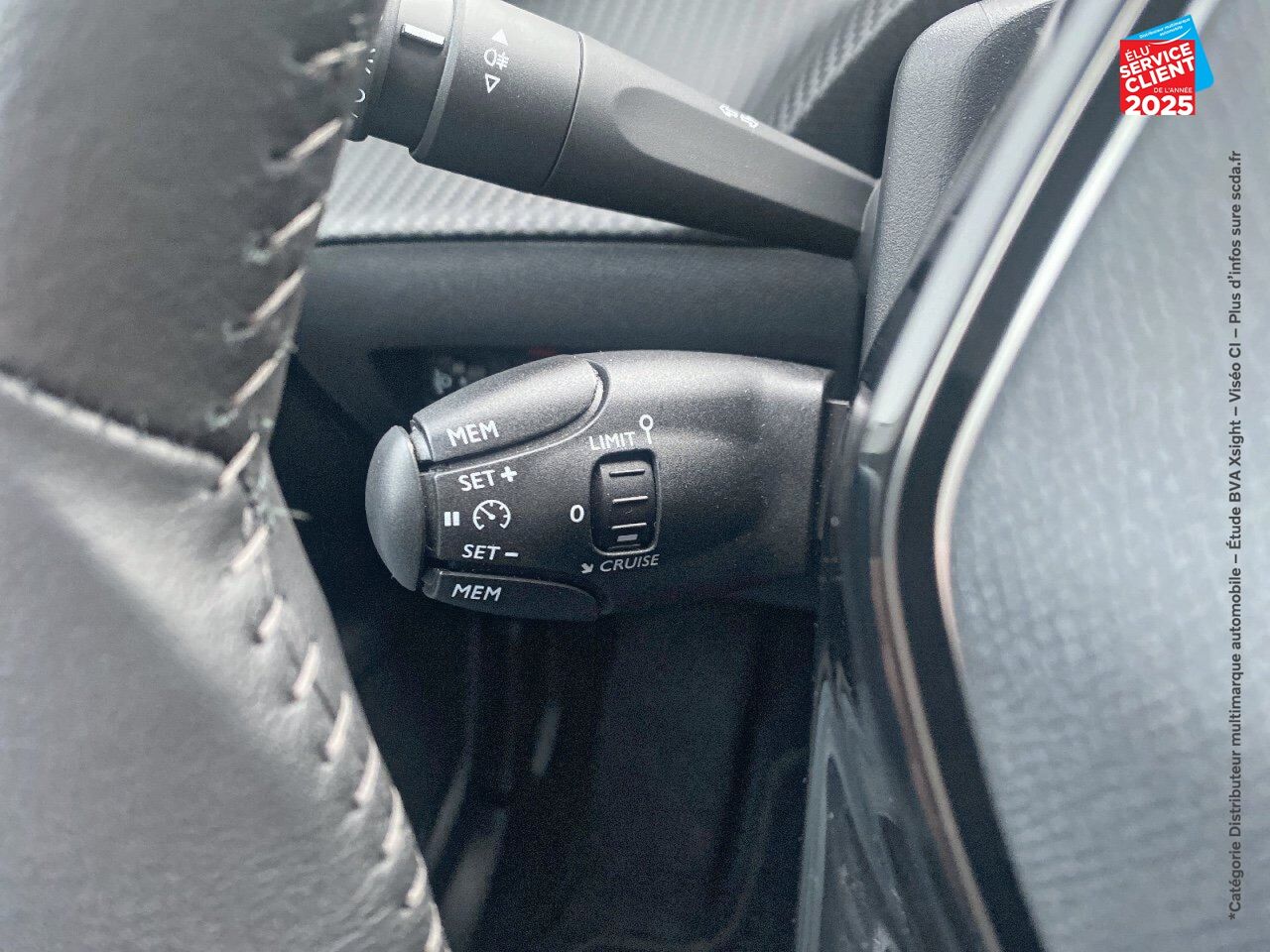 Véhicule d'occasion PEUGEOT 2008 1.2 PURETECH 100CH S/S ALLURE PACK CAMERA CARPLAY chez Renault Saint-Louis