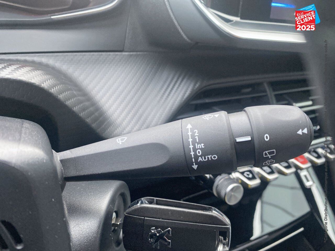 Véhicule d'occasion PEUGEOT 2008 1.2 PURETECH 100CH S/S ALLURE PACK CAMERA CARPLAY chez Renault Saint-Louis