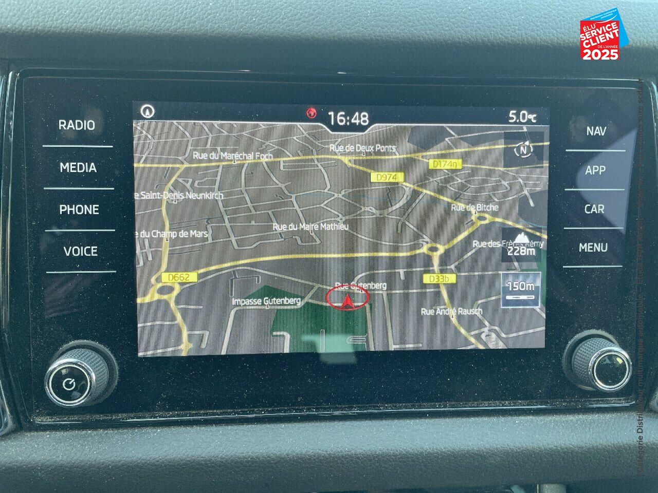 Véhicule d'occasion SKODA KODIAQ 2.0 TDI 150 SCR SPORTLINE DSG 5 PLACES GPS CAMERA CARPLAY ATTELAGE chez Hyundai Chalons