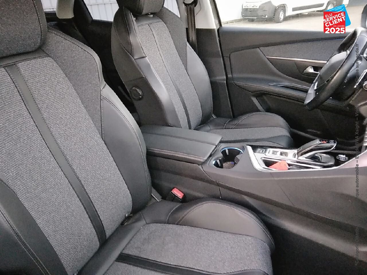 Véhicule d'occasion PEUGEOT 3008 1.2 PURETECH 130CH E6.C ALLURE SS EAT8 chez Toyota Thionville