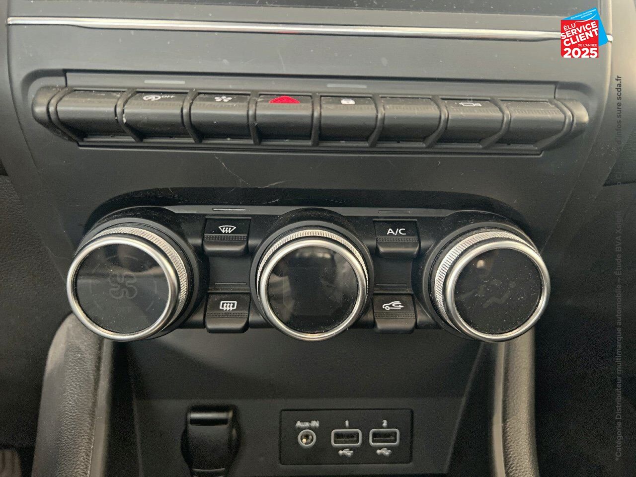 Véhicule d'occasion RENAULT CAPTUR 1.3 TCE 140CH INTENS chez Renault Sélestat