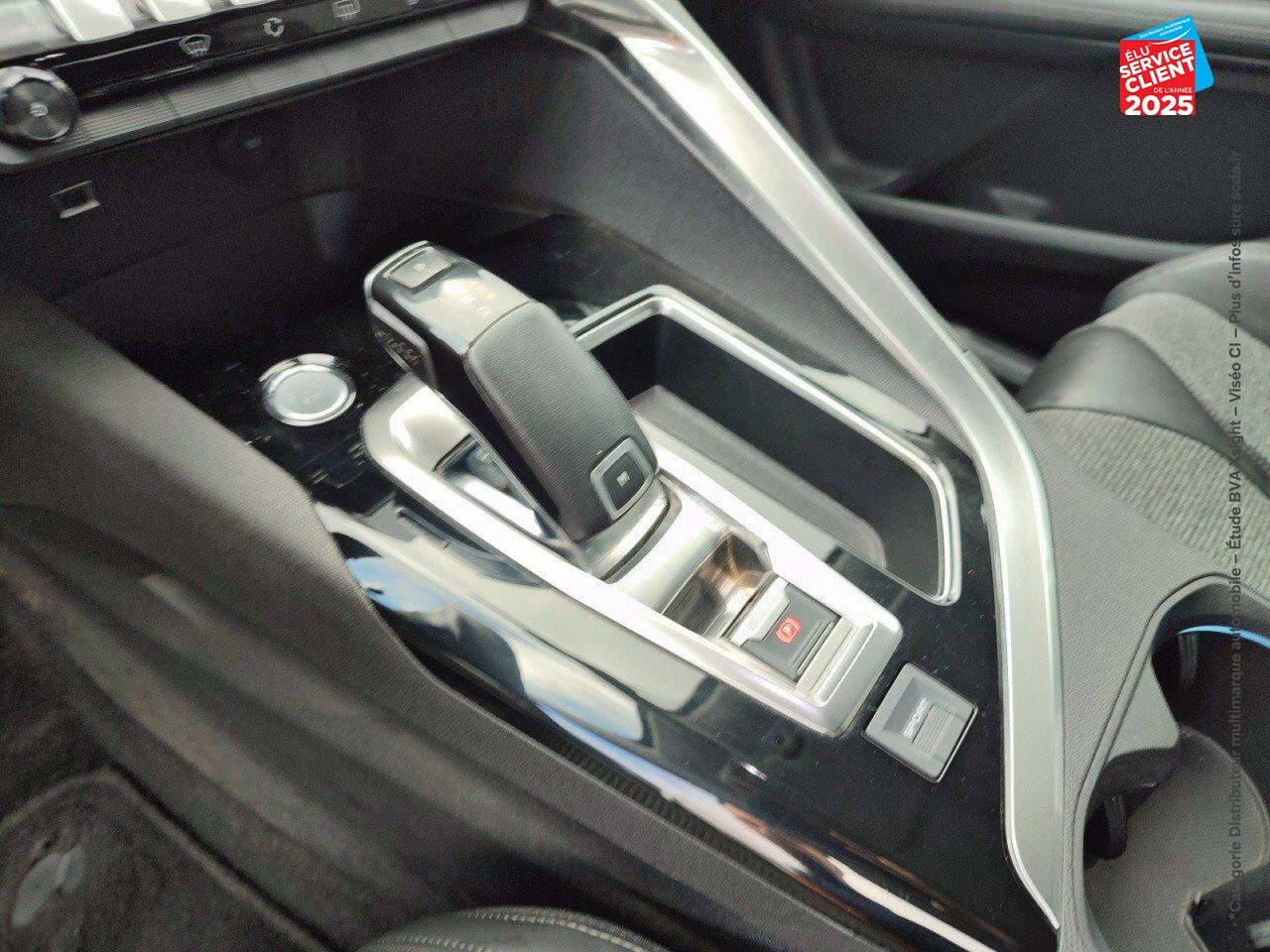 Véhicule d'occasion PEUGEOT 3008 1.6 BLUEHDI 120CH GT LINE SS EAT6 chez BMW Dole