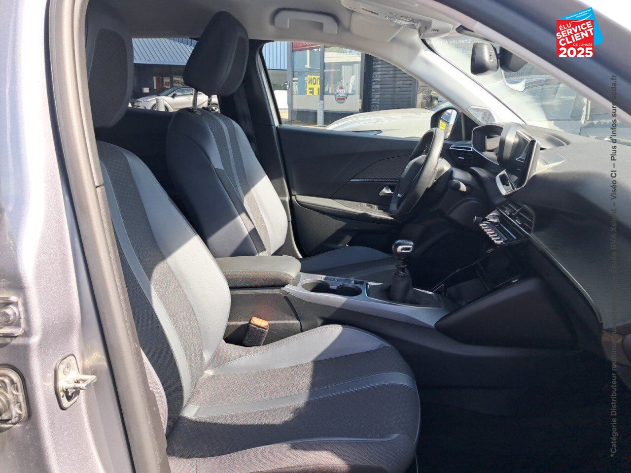 Véhicule d'occasion PEUGEOT 2008 1.2 PURETECH 100CH SS ALLURE chez Renault Saint-Louis