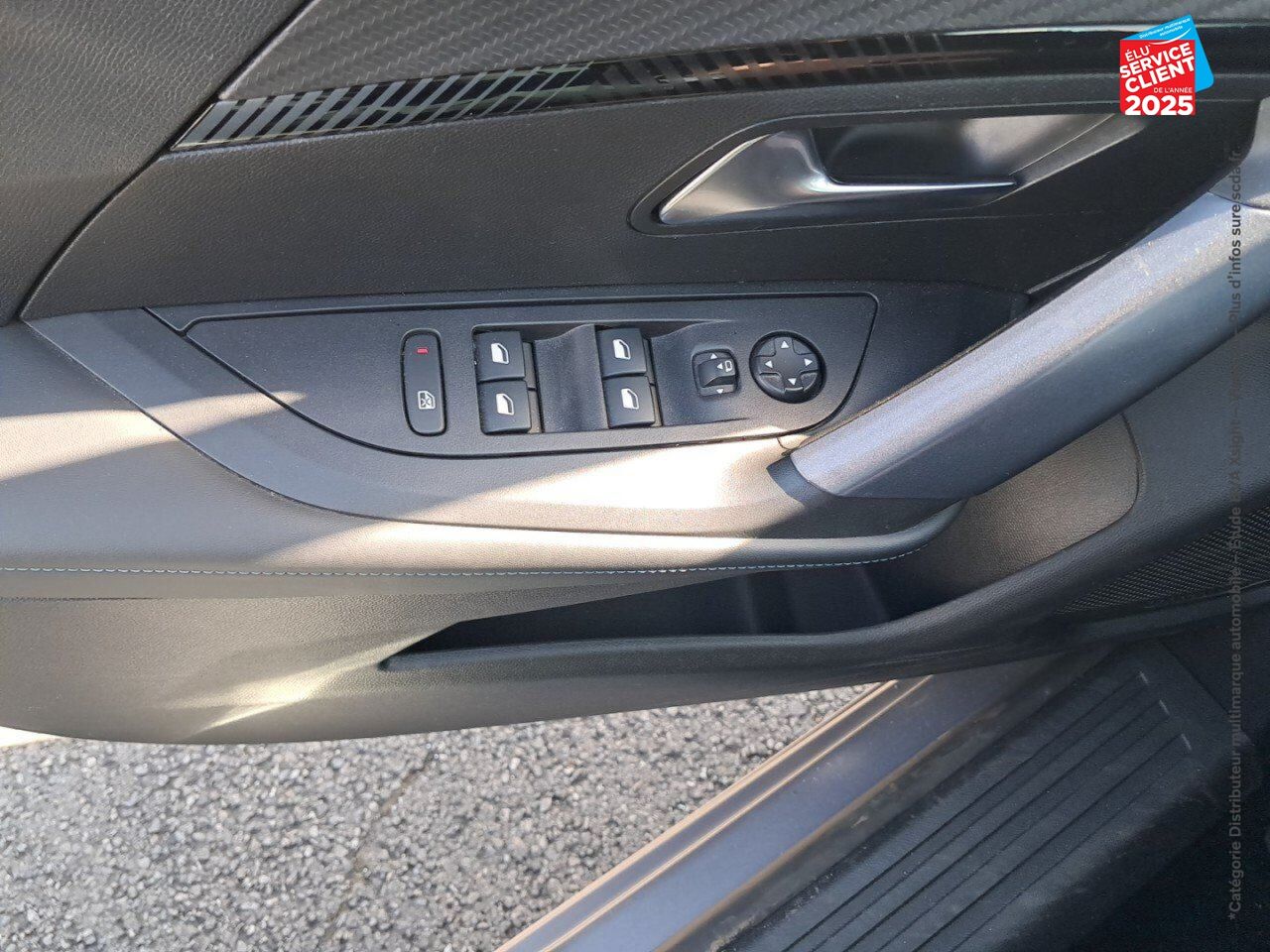 Véhicule d'occasion PEUGEOT 2008 1.2 PURETECH 100CH SS ALLURE chez Renault Saint-Louis