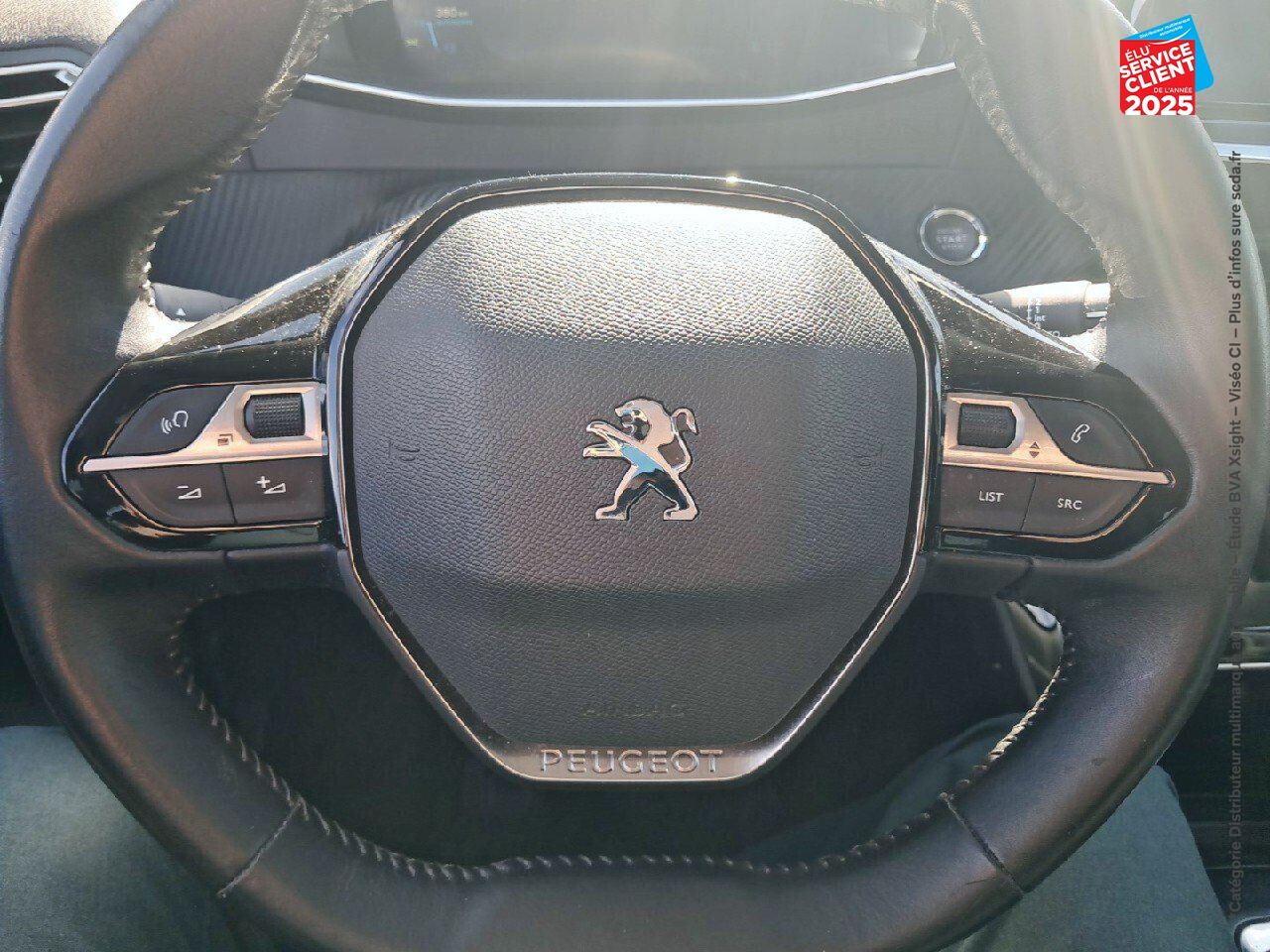 Véhicule d'occasion PEUGEOT 2008 1.2 PURETECH 100CH SS ALLURE chez Renault Saint-Louis