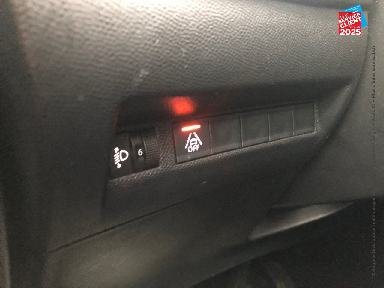 Véhicule d'occasion PEUGEOT 208 1.2 PURETECH 100CH SS STYLE EAT8 chez Peugeot Charleville