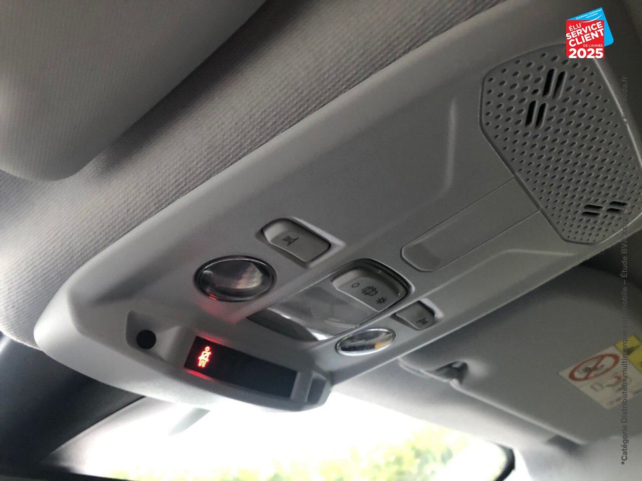 Véhicule d'occasion PEUGEOT 208 1.2 PURETECH 100CH SS STYLE EAT8 chez Peugeot Charleville