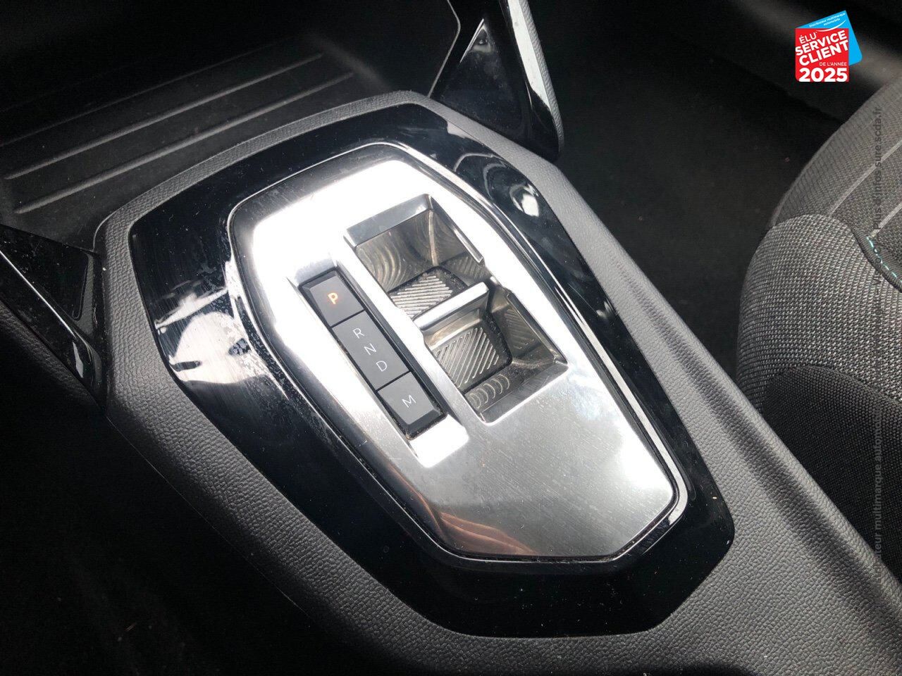 Véhicule d'occasion PEUGEOT 208 1.2 PURETECH 100CH SS STYLE EAT8 chez Peugeot Charleville
