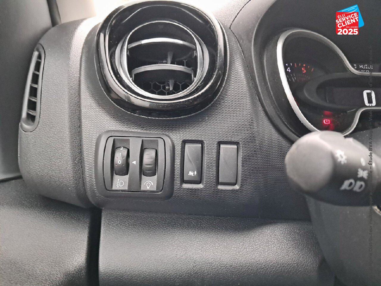 Véhicule d'occasion RENAULT TRAFIC FG L1H1 1000 2.0 DCI 120CH GRAND CONFORT E6 chez Renault Colmar