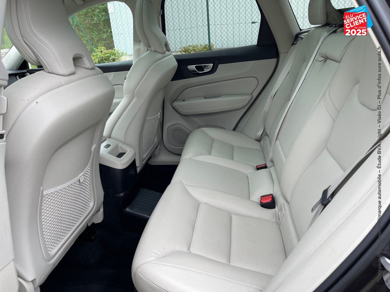 Véhicule d'occasion VOLVO XC60 T6 AWD 253 + 145CH PLUS STYLE CHROME GEARTRONIC chez Renault Saint-Louis