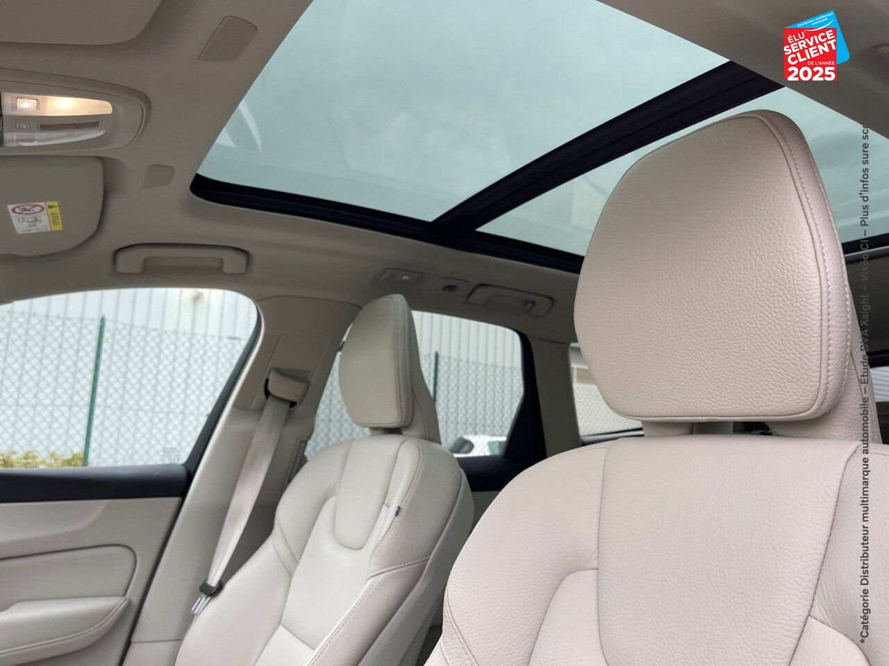 Véhicule d'occasion VOLVO XC60 T6 AWD 253 + 145CH PLUS STYLE CHROME GEARTRONIC chez Renault Saint-Louis