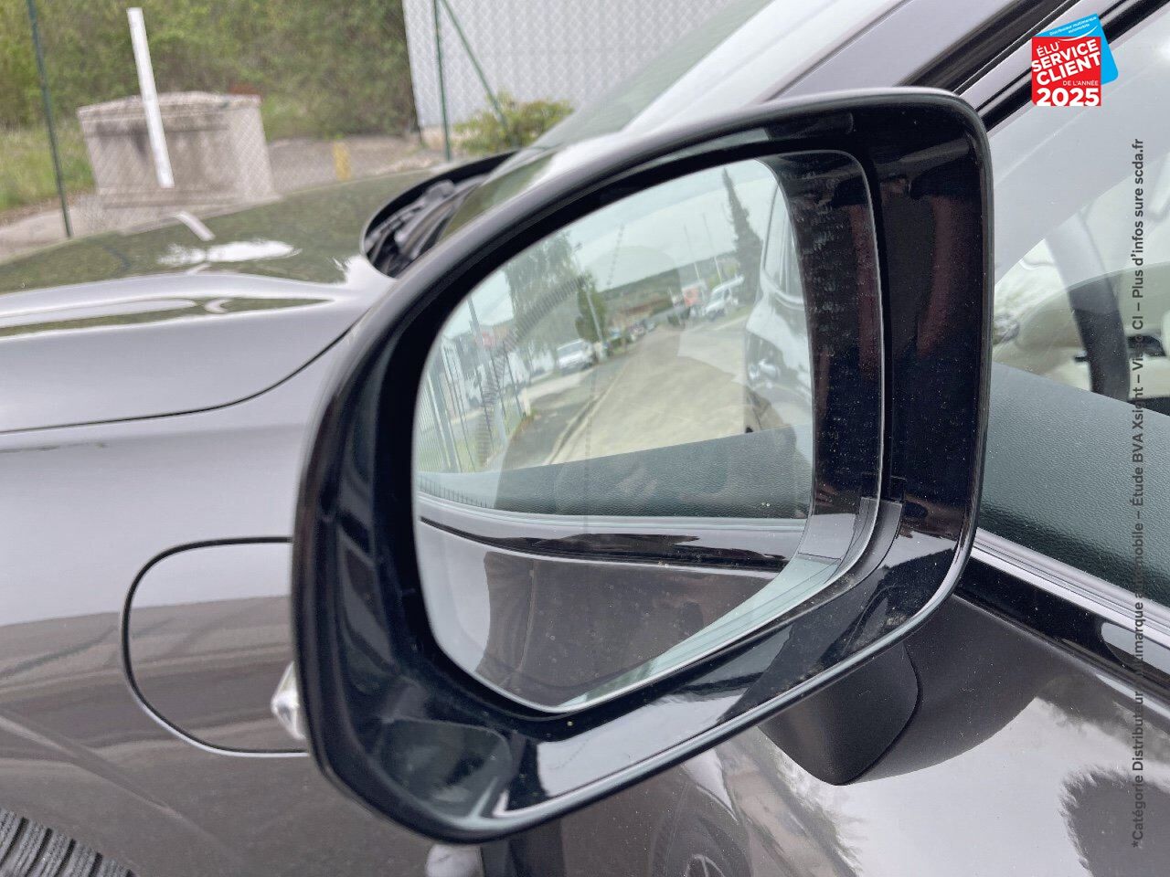 Véhicule d'occasion VOLVO XC60 T6 AWD 253 + 145CH PLUS STYLE CHROME GEARTRONIC chez Renault Saint-Louis
