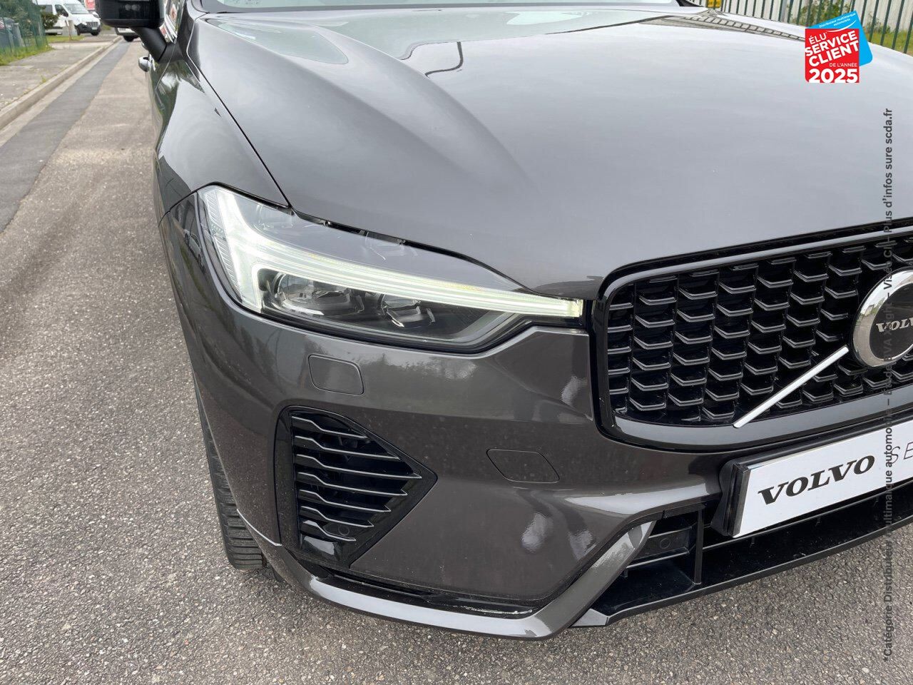 Véhicule d'occasion VOLVO XC60 T6 AWD 253 + 145CH PLUS STYLE CHROME GEARTRONIC chez Renault Saint-Louis