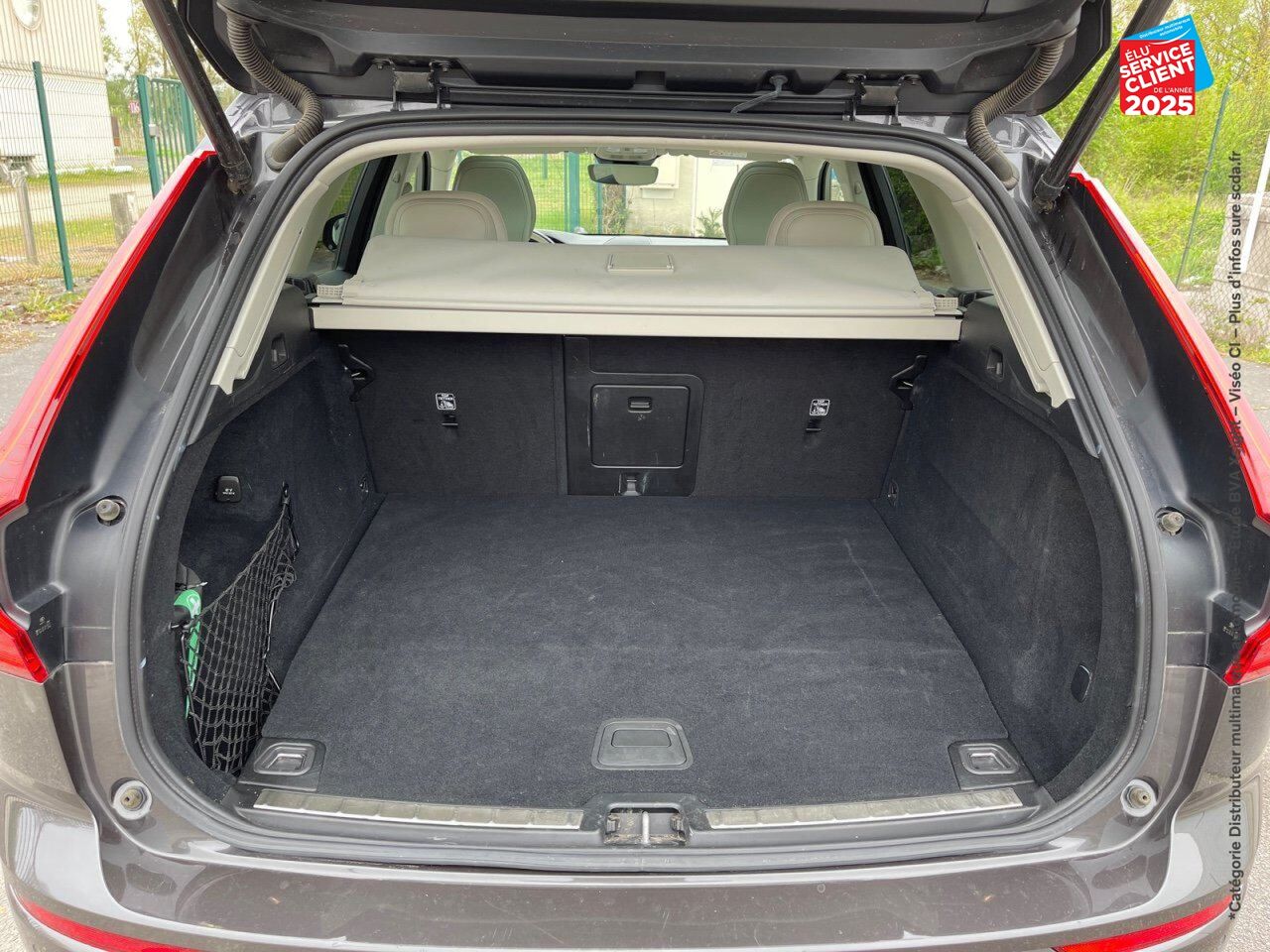 Véhicule d'occasion VOLVO XC60 T6 AWD 253 + 145CH PLUS STYLE CHROME GEARTRONIC chez Renault Saint-Louis