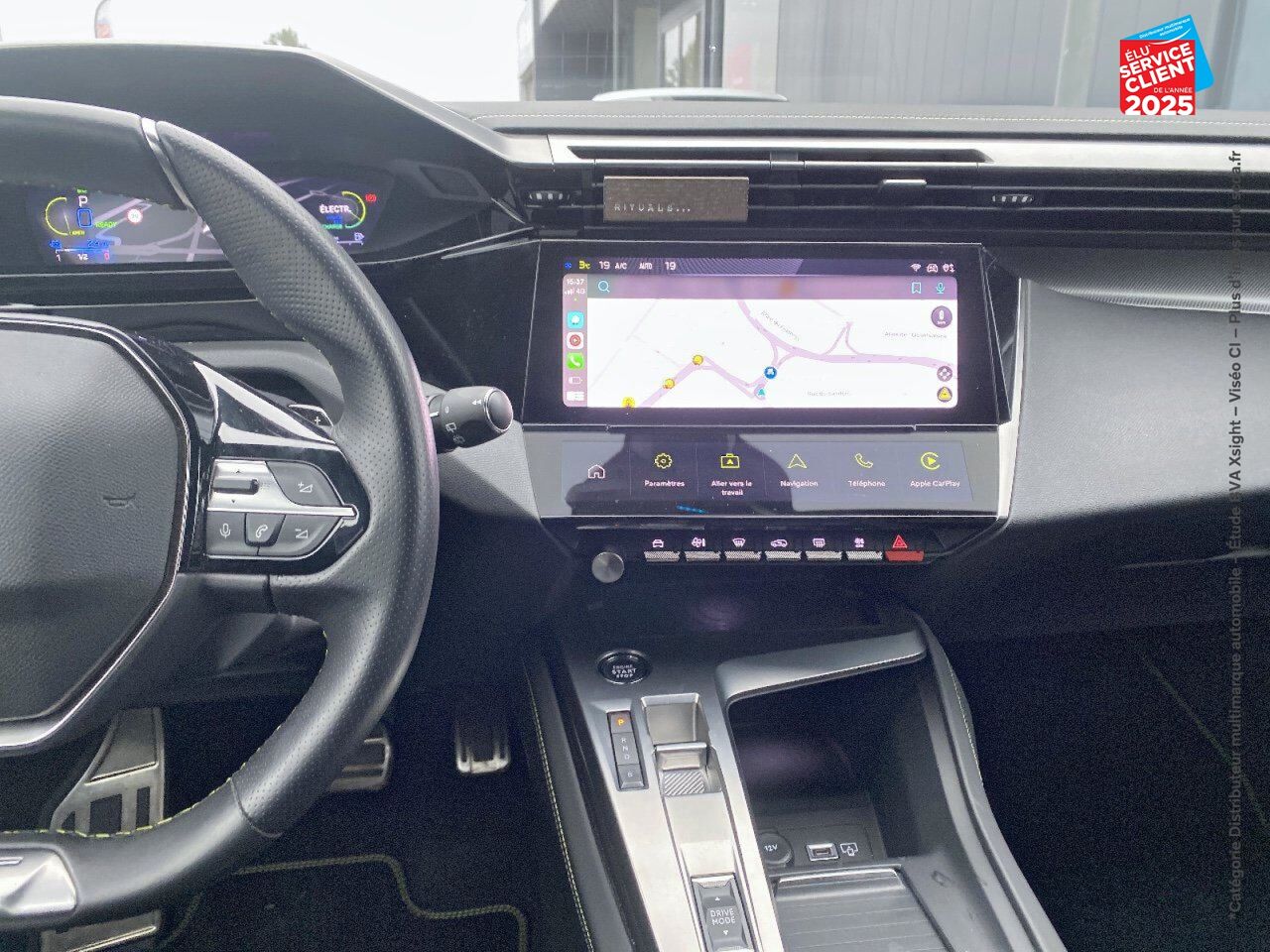 Véhicule d'occasion PEUGEOT 308 PHEV 180CH GT E-EAT8 GPS CAMERA CARPLAY chez Toyota Verdun