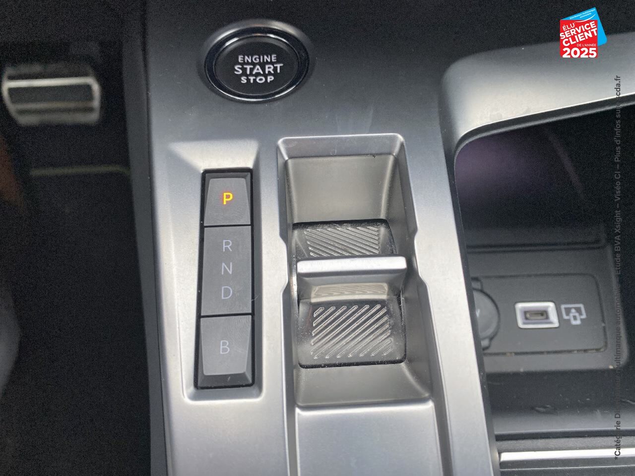 Véhicule d'occasion PEUGEOT 308 PHEV 180CH GT E-EAT8 GPS CAMERA CARPLAY chez Toyota Verdun