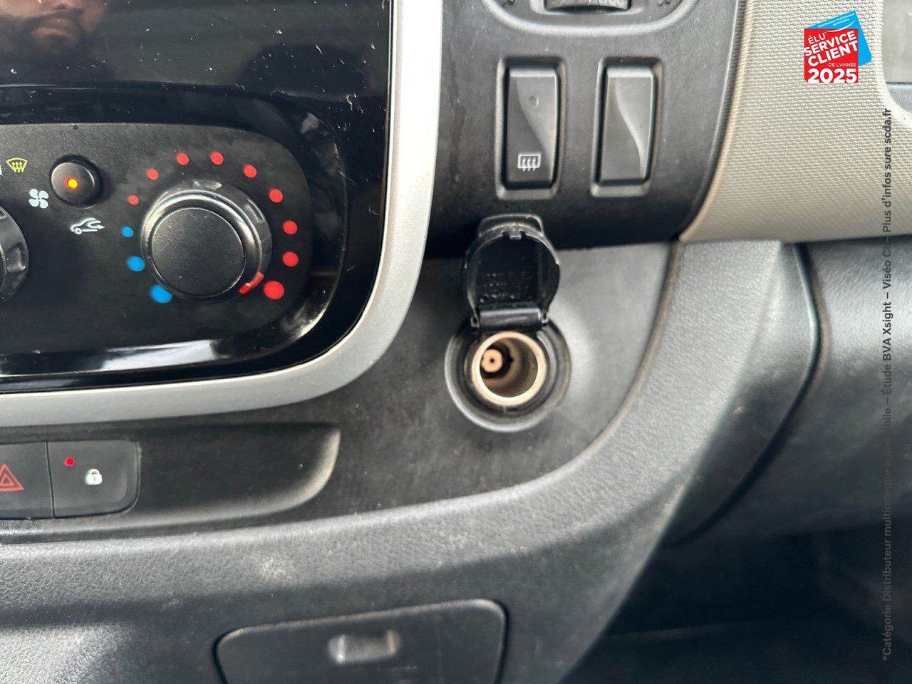 Véhicule d'occasion RENAULT TRAFIC FG L1H1 1000 1.6 DCI 120CH GRAND CONFORT EURO6 GPS chez Toyota Bar le Duc