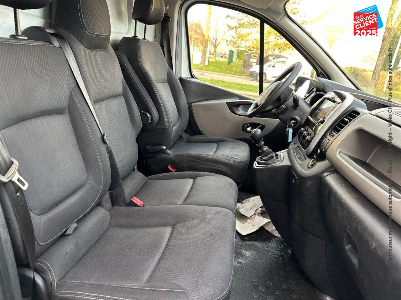 Véhicule d'occasion RENAULT TRAFIC FG L1H1 1000 1.6 DCI 120CH GRAND CONFORT EURO6 GPS chez Toyota Bar le Duc