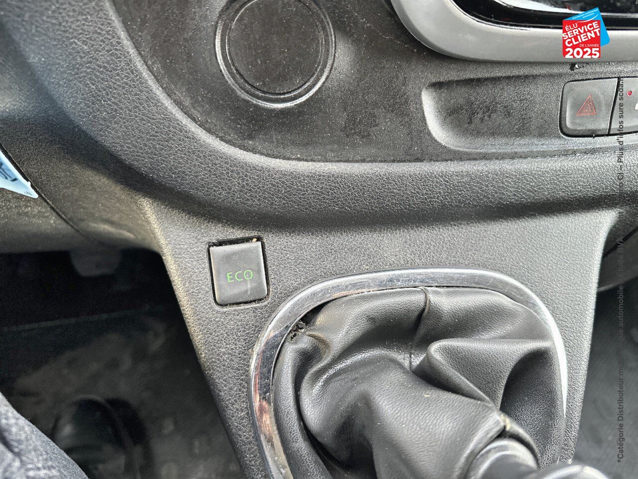 Véhicule d'occasion RENAULT TRAFIC FG L1H1 1000 1.6 DCI 120CH GRAND CONFORT EURO6 GPS chez Toyota Bar le Duc