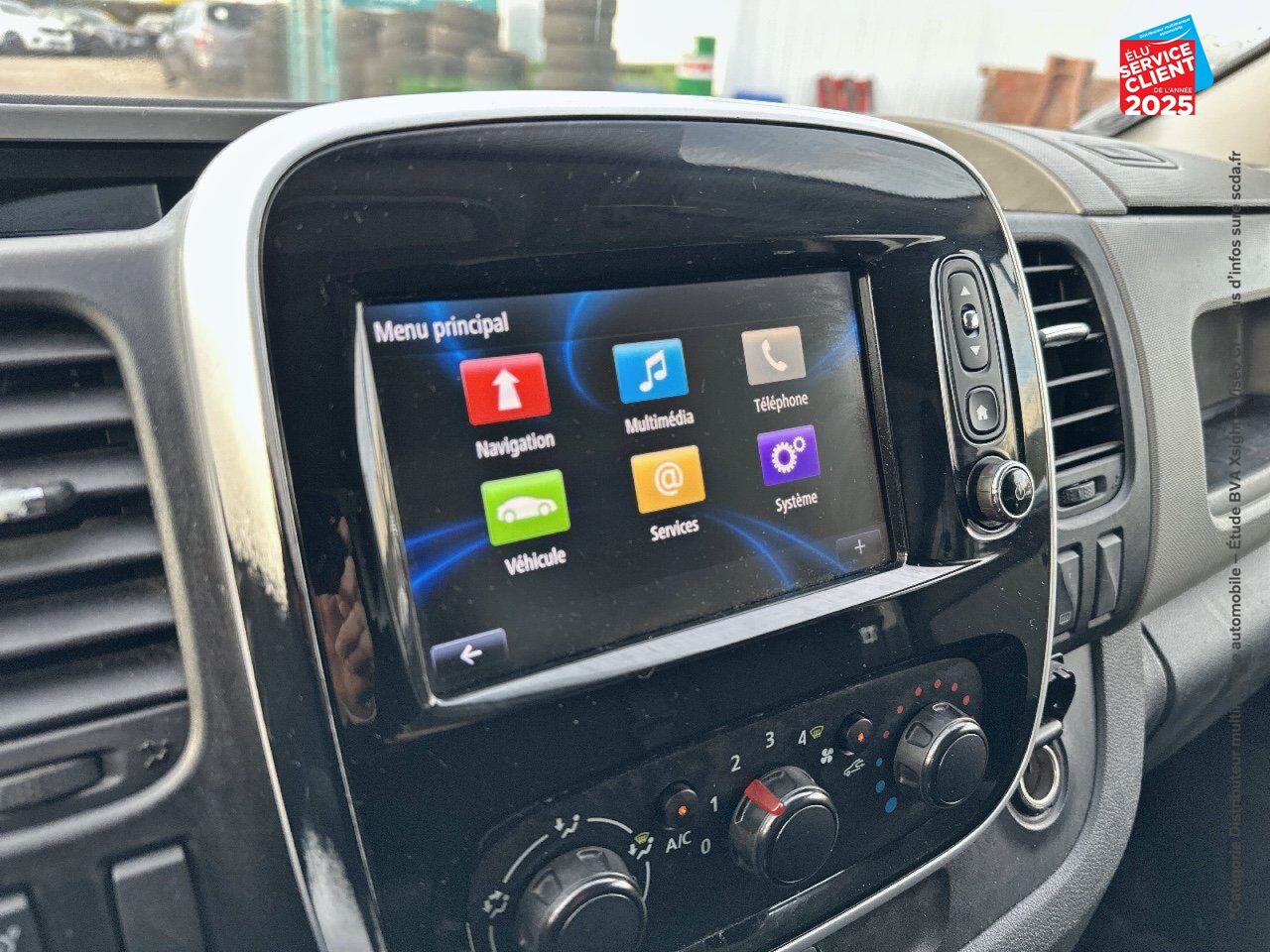 Véhicule d'occasion RENAULT TRAFIC FG L1H1 1000 1.6 DCI 120CH GRAND CONFORT EURO6 GPS chez Toyota Bar le Duc