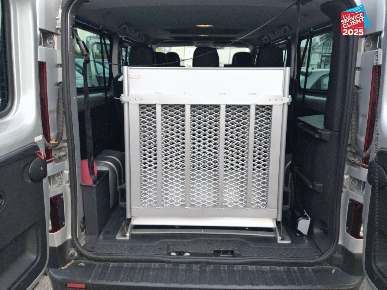 Véhicule d'occasion RENAULT TRAFIC COMBI L2 1.6 DCI 120CH INTENS 8 PLACES EURO6D-T chez Opel Verdun