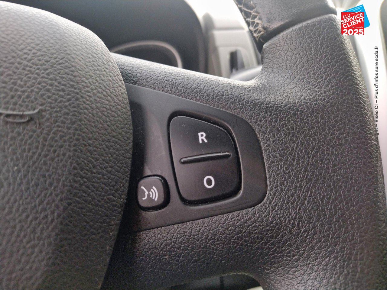 Véhicule d'occasion RENAULT TRAFIC COMBI L2 1.6 DCI 120CH INTENS 8 PLACES EURO6D-T chez Opel Verdun
