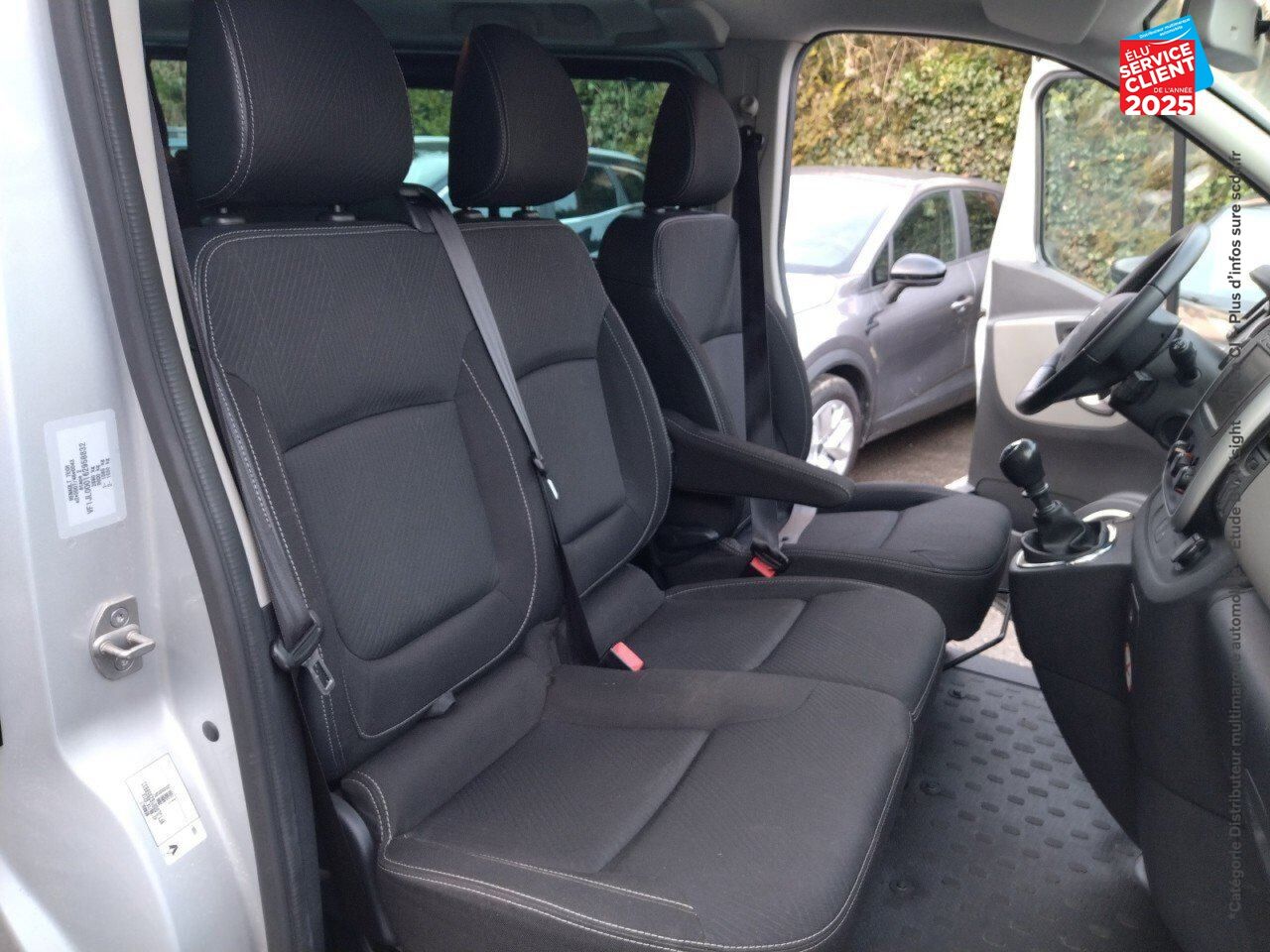 Véhicule d'occasion RENAULT TRAFIC COMBI L2 1.6 DCI 120CH INTENS 8 PLACES EURO6D-T chez Opel Verdun