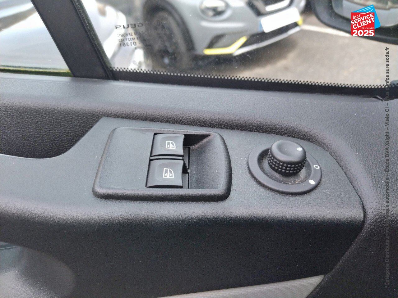 Véhicule d'occasion RENAULT TRAFIC COMBI L2 1.6 DCI 120CH INTENS 8 PLACES EURO6D-T chez Opel Verdun