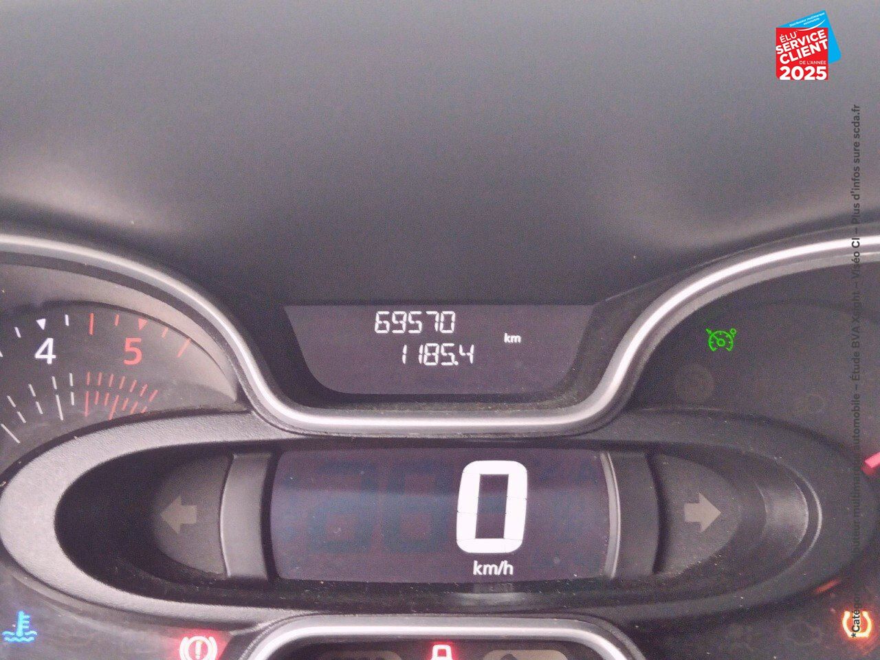 Véhicule d'occasion RENAULT TRAFIC COMBI L2 1.6 DCI 120CH INTENS 8 PLACES EURO6D-T chez Opel Verdun